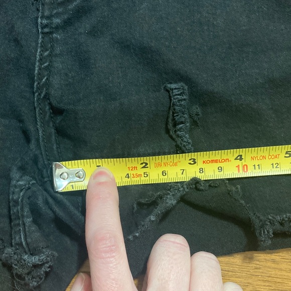 🍀2for$25🍀Hot Topic Distressed Black Jean Shorts W/Buckles High Waisted Juniors 7 - Picture 12 of 12